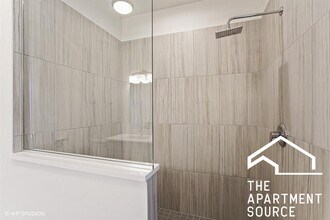 3620 W Irving Park Rd, Unit 2F in Chicago, IL - Building Photo - Building Photo