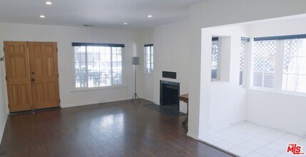 1016 Palm Ave in West Hollywood, CA - Foto de edificio - Building Photo