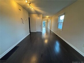 41 Nash Pl in Norwalk, CT - Foto de edificio - Building Photo