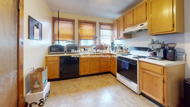 property at 47 Greenleaf Ave