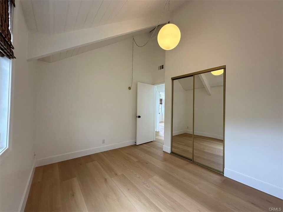 215 Jo Anne Pl in Newport Beach, CA - Building Photo