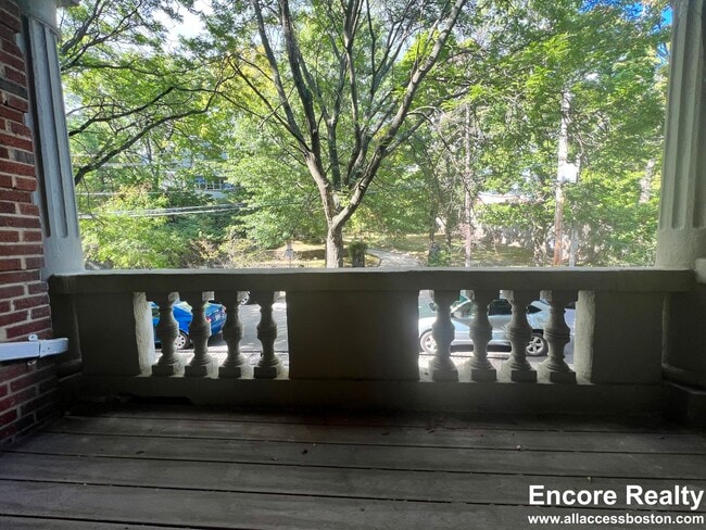 15 Egremont Rd, Unit 1 in Boston, MA - Building Photo - Building Photo