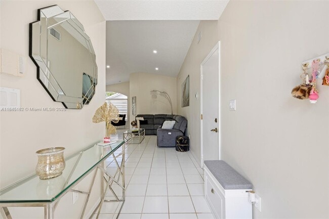 12340 SW 144th Terrace in Miami, FL - Foto de edificio - Building Photo