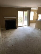 11704 Olde English Dr, Unit I in Reston, VA - Building Photo