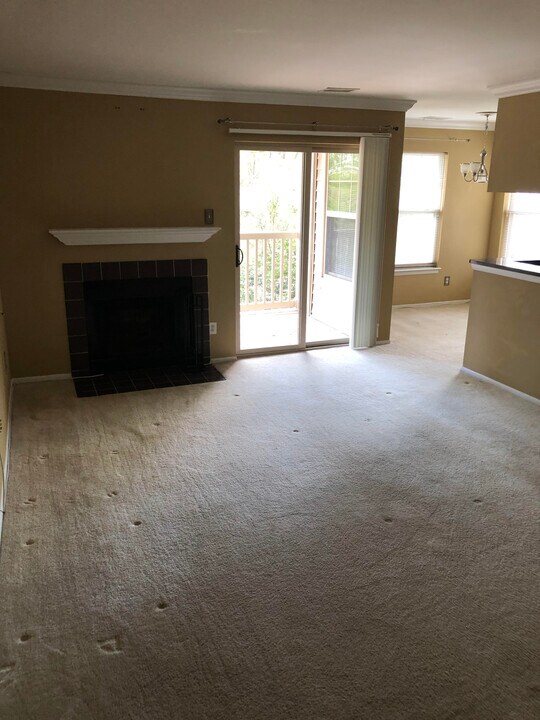 11704 Olde English Dr, Unit I in Reston, VA - Building Photo