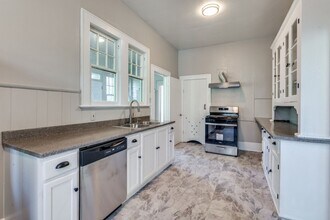 2414 Park Row Ave in Dallas, TX - Building Photo - Building Photo