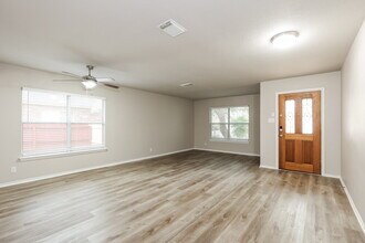 18814 Redrock Creek in San Antonio, TX - Foto de edificio - Building Photo