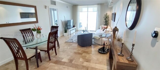 170 SE 14th St in Miami, FL - Building Photo - Building Photo