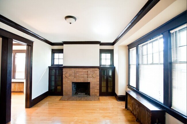 1802 E Linnwood Ave, Unit 3 in Milwaukee, WI - Building Photo - Building Photo