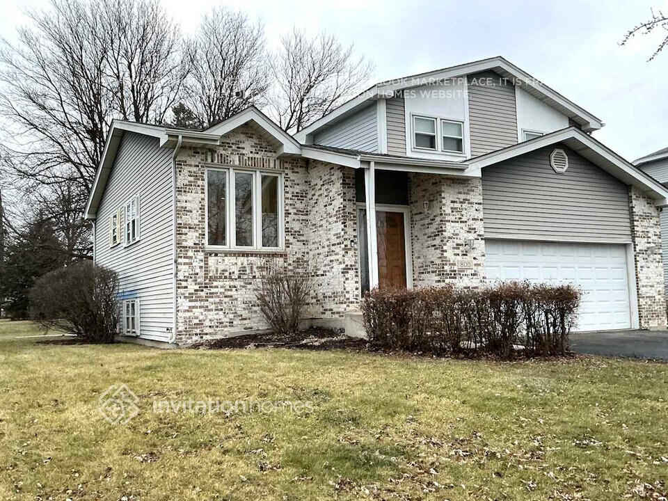 800 E Belmont Ave in Bensenville, IL - Building Photo