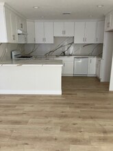 840 N Clementine St, Unit B in Anaheim, CA - Building Photo - Building Photo