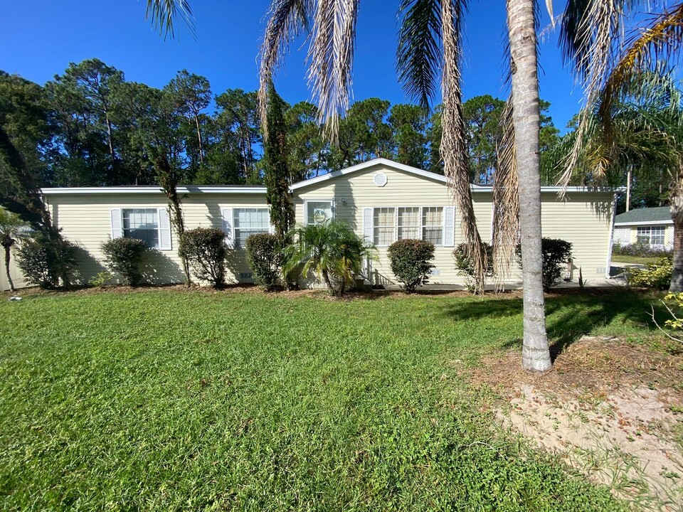 36417 Lake Unity Rd in Fruitland Park, FL - Building Photo