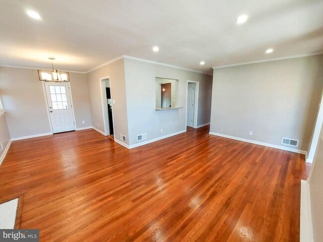 8303 Tahona Dr in Silver Spring, MD - Building Photo - Building Photo