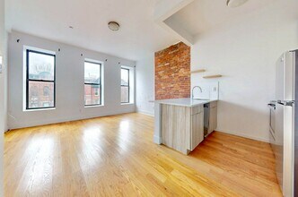 West 12th Street, Unit 3F in New York, NY - Building Photo - Building Photo