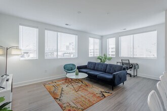 601 E Pete Rose Way-Unit -ID1036066P in Cincinnati, OH - Foto de edificio - Building Photo