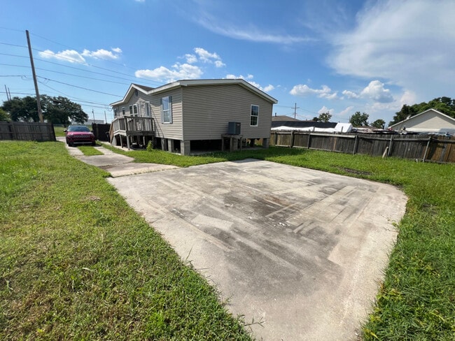 2709 Munster Blvd in Meraux, LA - Building Photo - Building Photo