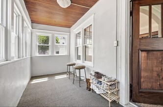 319 Earl St in St. Paul, MN - Building Photo - Building Photo