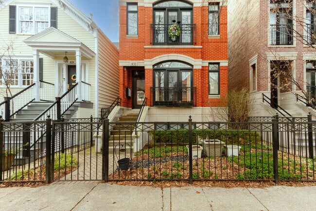 831 W George St in Chicago, IL - Building Photo - Building Photo