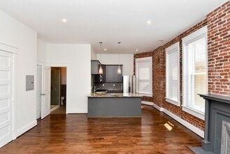 1764 Frankfort Ave, Unit 2 in Louisville, KY - Foto de edificio - Building Photo