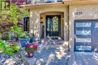 2535 Andover Rd in Oakville, ON - Building Photo - Building Photo