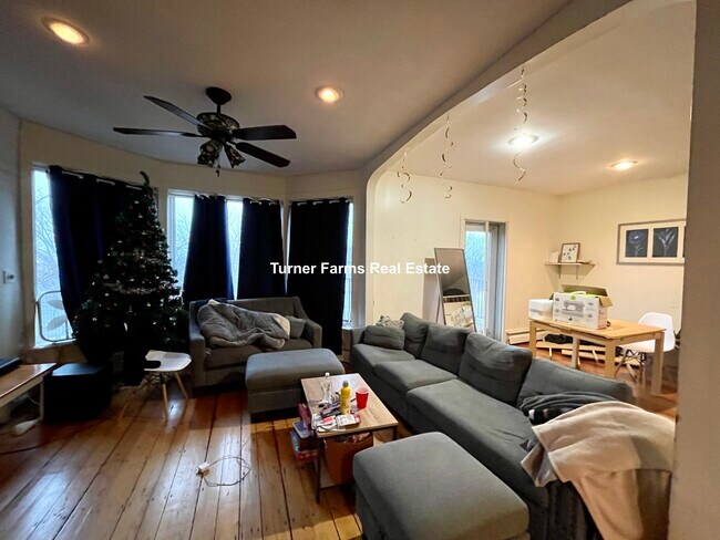 53 Lawn St, Unit 2 in Boston, MA - Building Photo - Building Photo