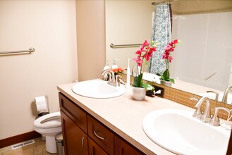 Bothell Cul-de-Sac Home in Bothell, WA - Building Photo - Building Photo