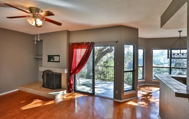 property at 4711 Spicewood Springs Rd