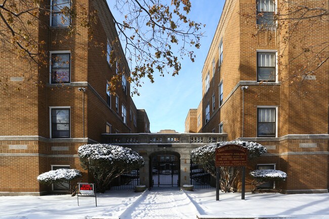 Hoyne Suites in Chicago, IL - Building Photo - Building Photo