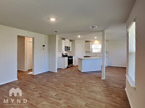 918 Andean Emerald in San Antonio, TX - Building Photo - Building Photo