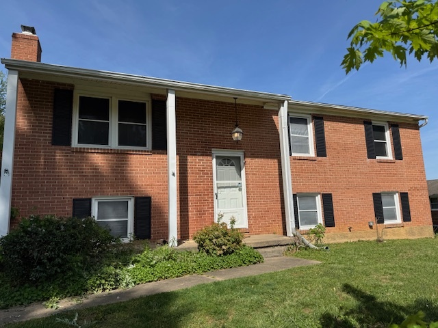 property at 102 Roosevelt Rd
