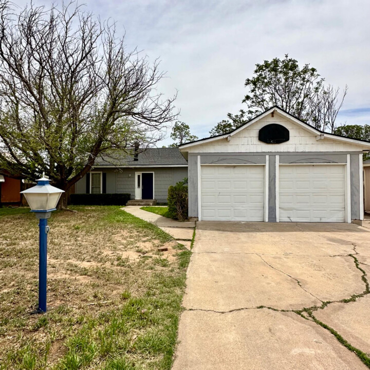 9107 Boston Ave in Lubbock, TX - Building Photo