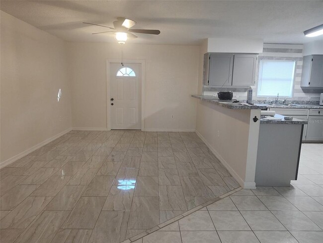 406 Fox Lake Dr in Lakeland, FL - Building Photo - Building Photo