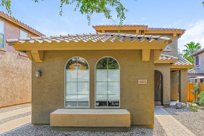 property at 3845 E Fairview St