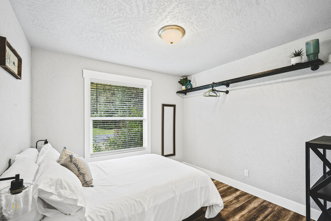 11168 N Bartlett Ave in Hayden, ID - Foto de edificio