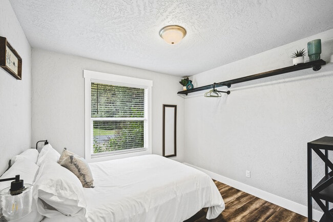property at 11168 N Bartlett Ave