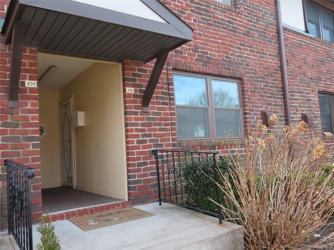 property at 458 Mariners Way