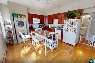 33 Portsmouth St, Unit 2R in Cambridge, MA - Building Photo