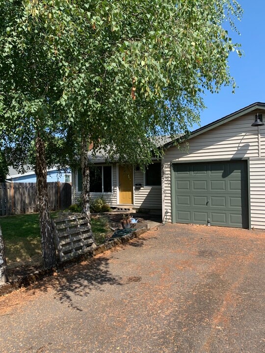5535 SW Lombard Ave in Beaverton, OR - Building Photo