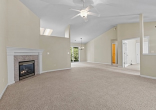 4010 Cambria Dr in Redding, CA - Building Photo - Building Photo