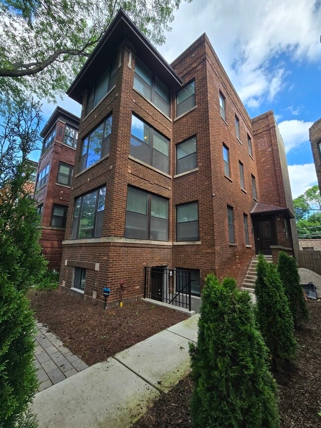 property at 1502 W Jonquil Terrace