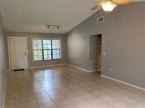 906 E Timberland Trail in Altamonte Springs, FL - Building Photo - Building Photo