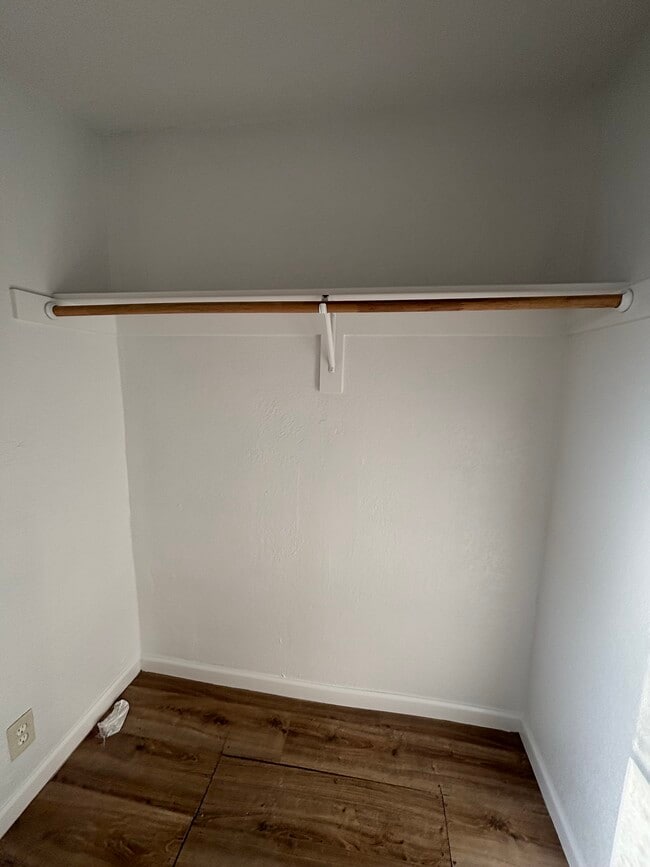 1314 Dewberry St in Wilmer, TX - Building Photo - Building Photo