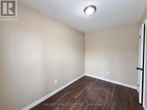 15 Forbes St in London, ON - Building Photo - Building Photo