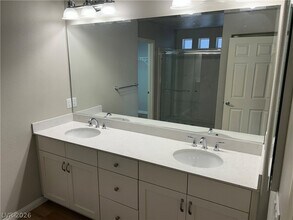 6398 Jackson Spring Rd in Las Vegas, NV - Building Photo - Building Photo