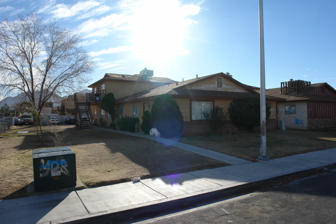 1660 Mary Jane Dr in Las Vegas, NV - Building Photo