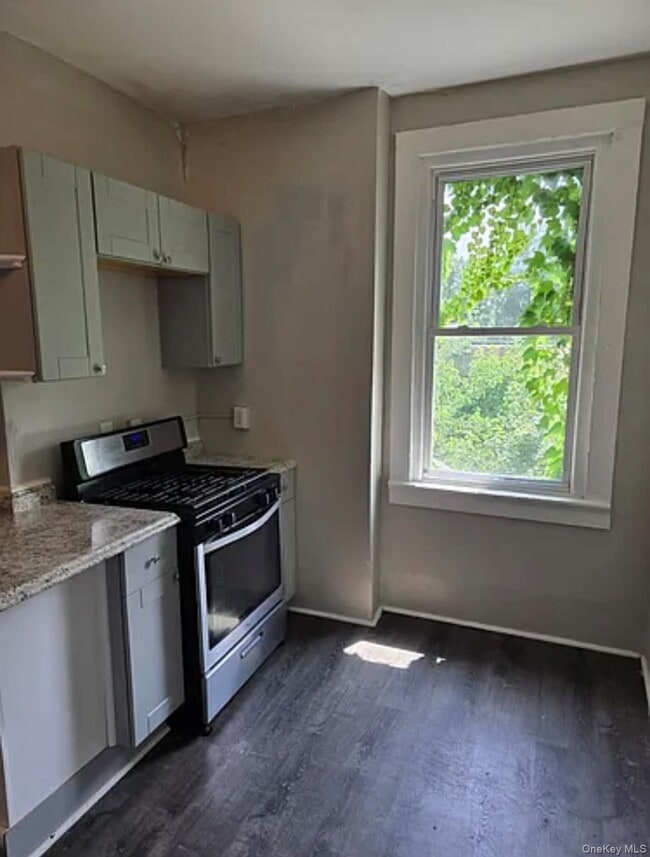 146 Mansion St in Poughkeepsie, NY - Building Photo - Building Photo