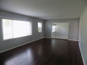 3565 Crooks Rd in Troy, MI - Building Photo - Building Photo