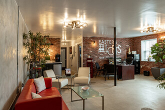 Eastern Lofts Apartment Homes in Ypsilanti, MI - Foto de edificio - Lobby