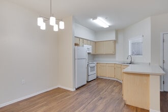 Oasis at Mesa Palms Retirement Community in Mesa, AZ - Foto de edificio - Interior Photo