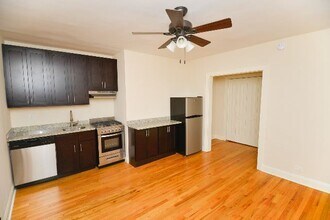 618 W Patterson Ave, Unit 902 in Chicago, IL - Building Photo - Building Photo